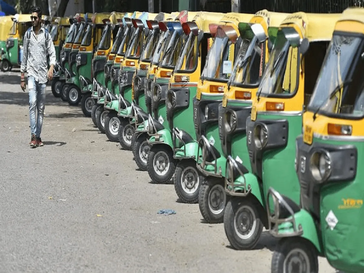 Auto Taxi Fare Hike: दिल्ली में ऑटो रिक्शा, टैक्सी से सफर करना हुआ महंगा Delhi Auto fare