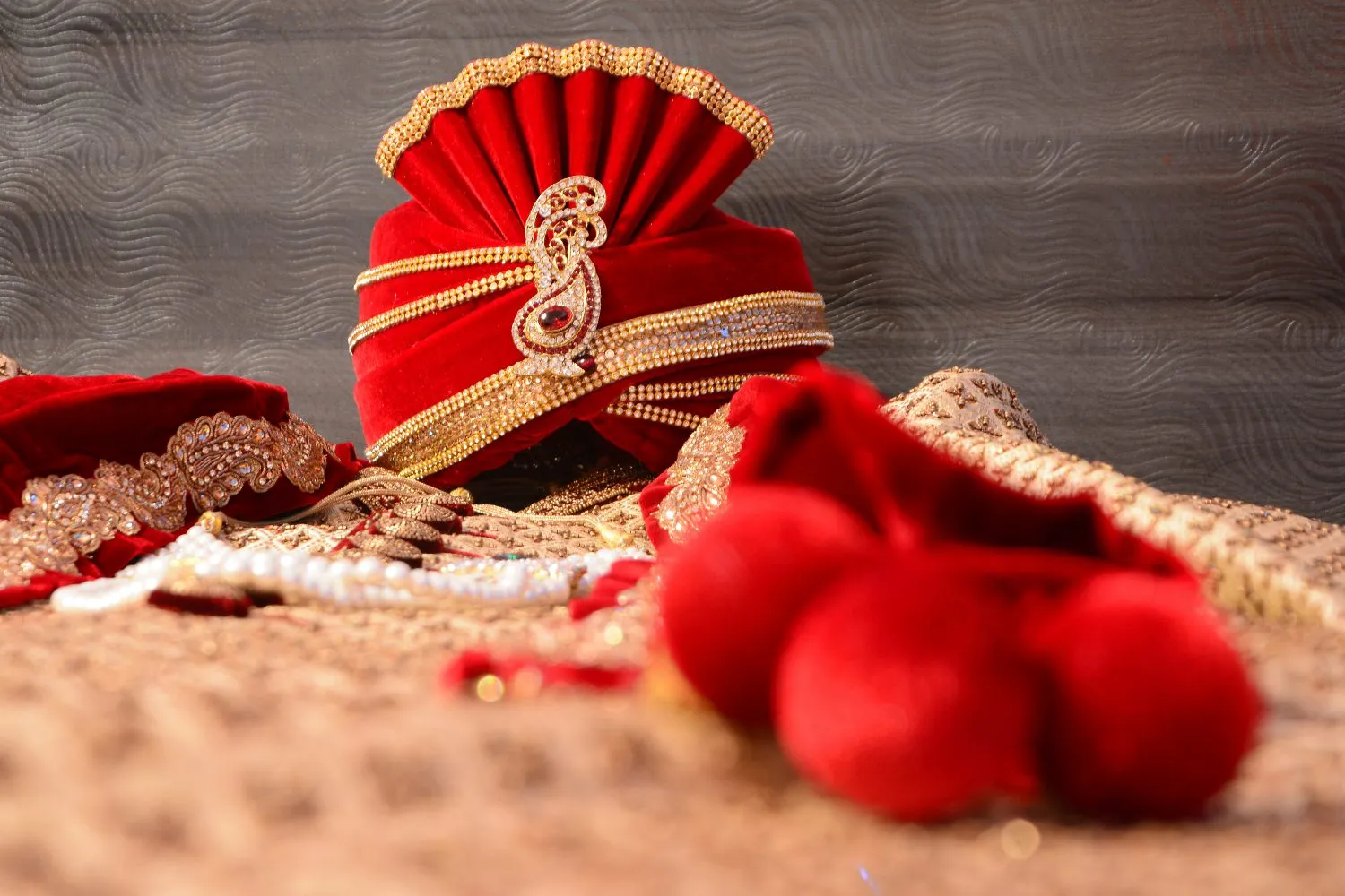 योग्य अविवाहितों ने दुल्हन की तलाश में सोलापुर में मार्च निकाला Groom