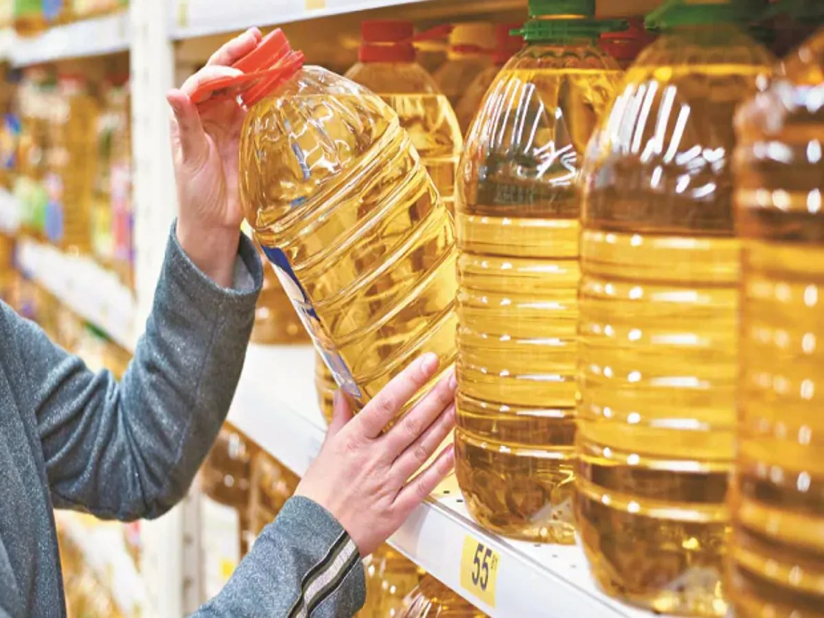 Traders bodies raise concern over soaring prices of edible oil खाद्य तेलों की मंहगाई पर व्यापारियों का हल्ला बोल, आयात शुल्क घटाने की मांग