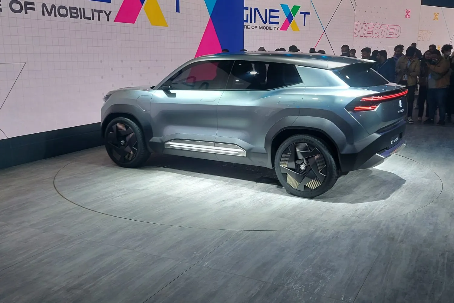 SUV 'eVX'