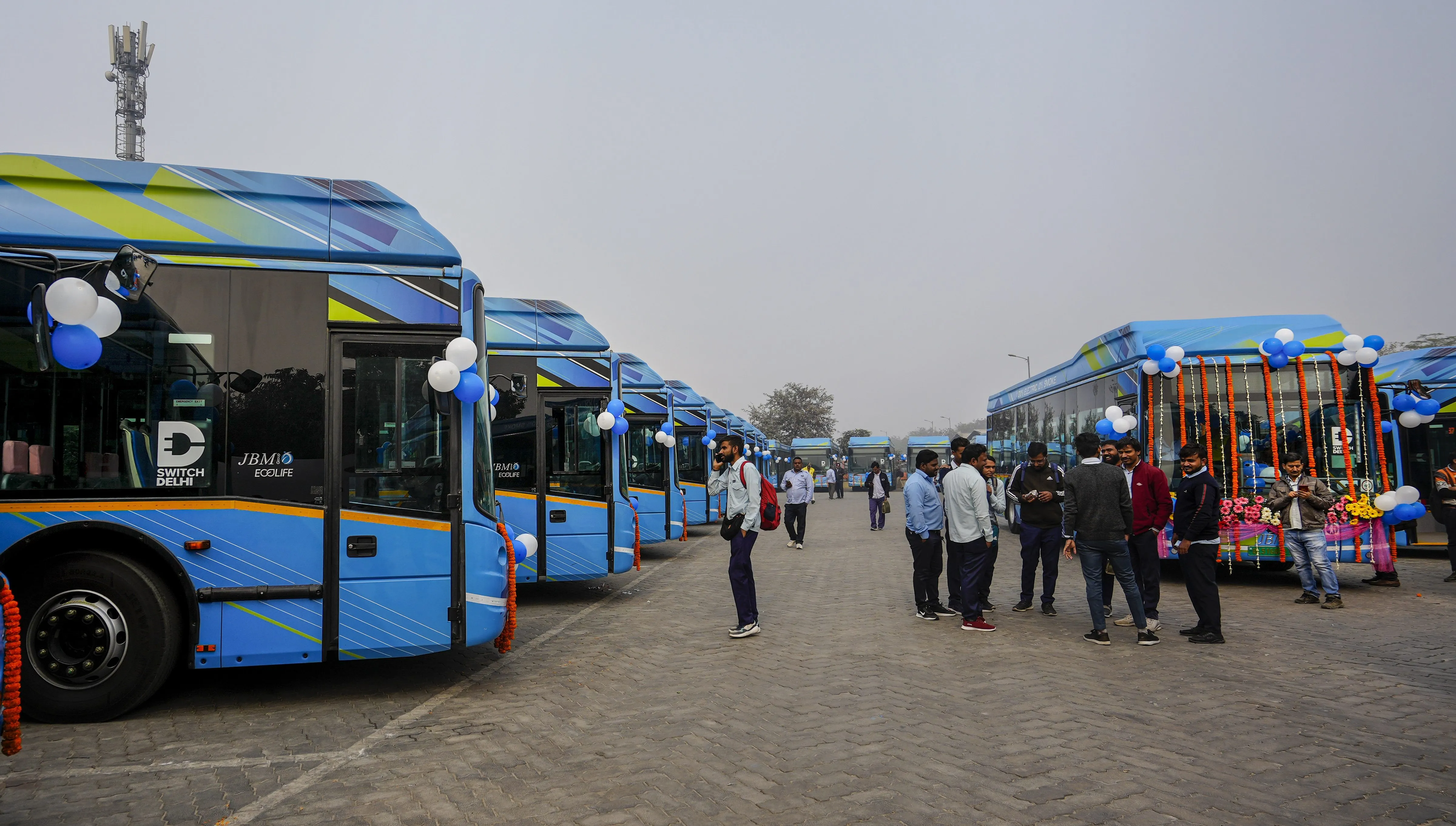 E- Buses: दिल्ली में 2025 तक 80 प्रतिशत बसें बिजली से चलने वाली होंगी-केजरीवाल Delhi public transport: By 2025, the number of buses in Delhi will cross 10,000