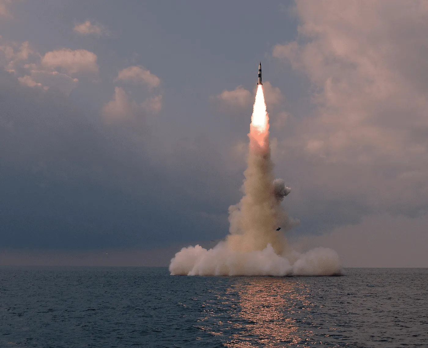 उत्तर कोरिया ने फिर क्रूज मिसाइल का परीक्षण किया , North Korea again tests cruise missile