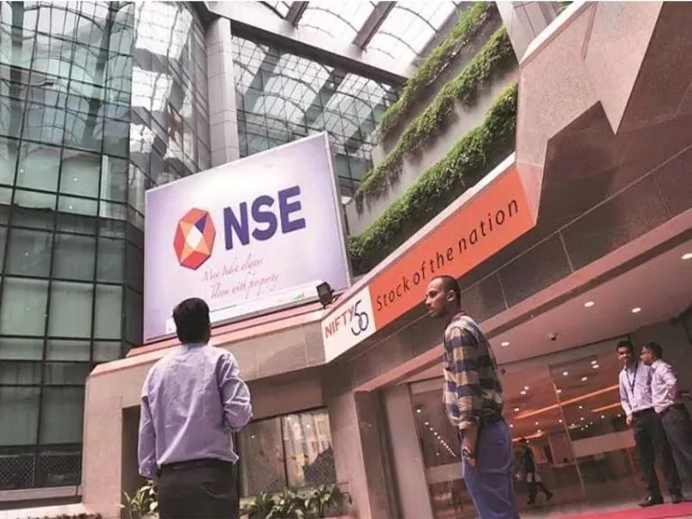 NSE ने डब्बा ट्रे​डिंग पर ​​कसा शिकंजा, झूठे टिप्स व गारंटीड रिटर्न देने वालों के खिलाफ जारी की चेतावनी
