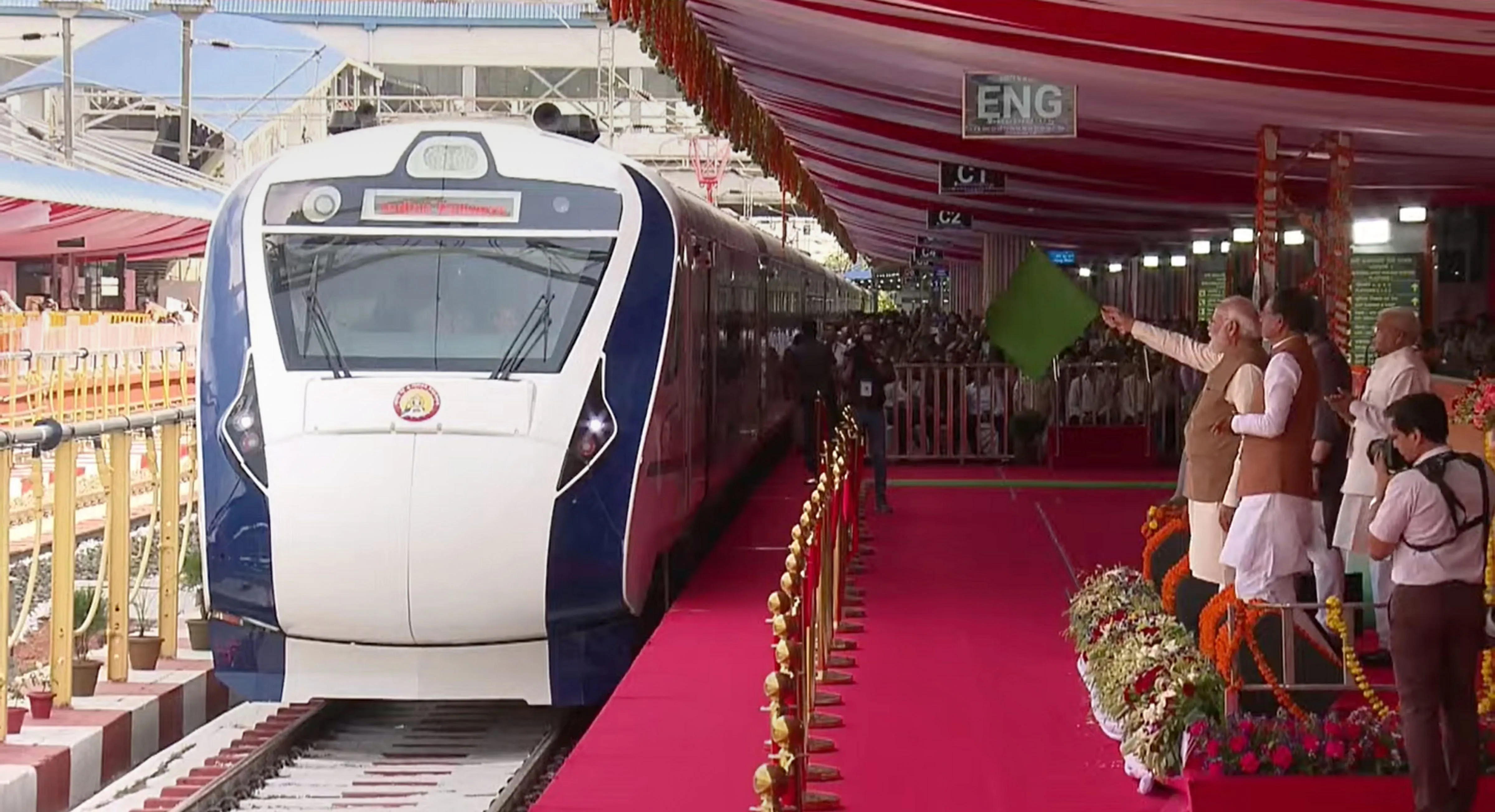 Vande Bharat: MP got first Vande Bharat, PM Modi flagged off train, know fare, route and timing