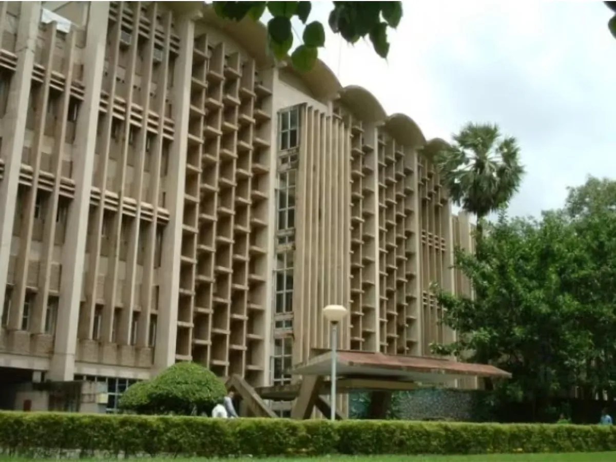 IIT बॉम्बे में 36% छात्रों को अभी तक नहीं मिली नौकरी, प्लेसमेंट सीजन में आई गिरावट! IIT-Bombay and UIDAI join hands to develop touchless biometric system