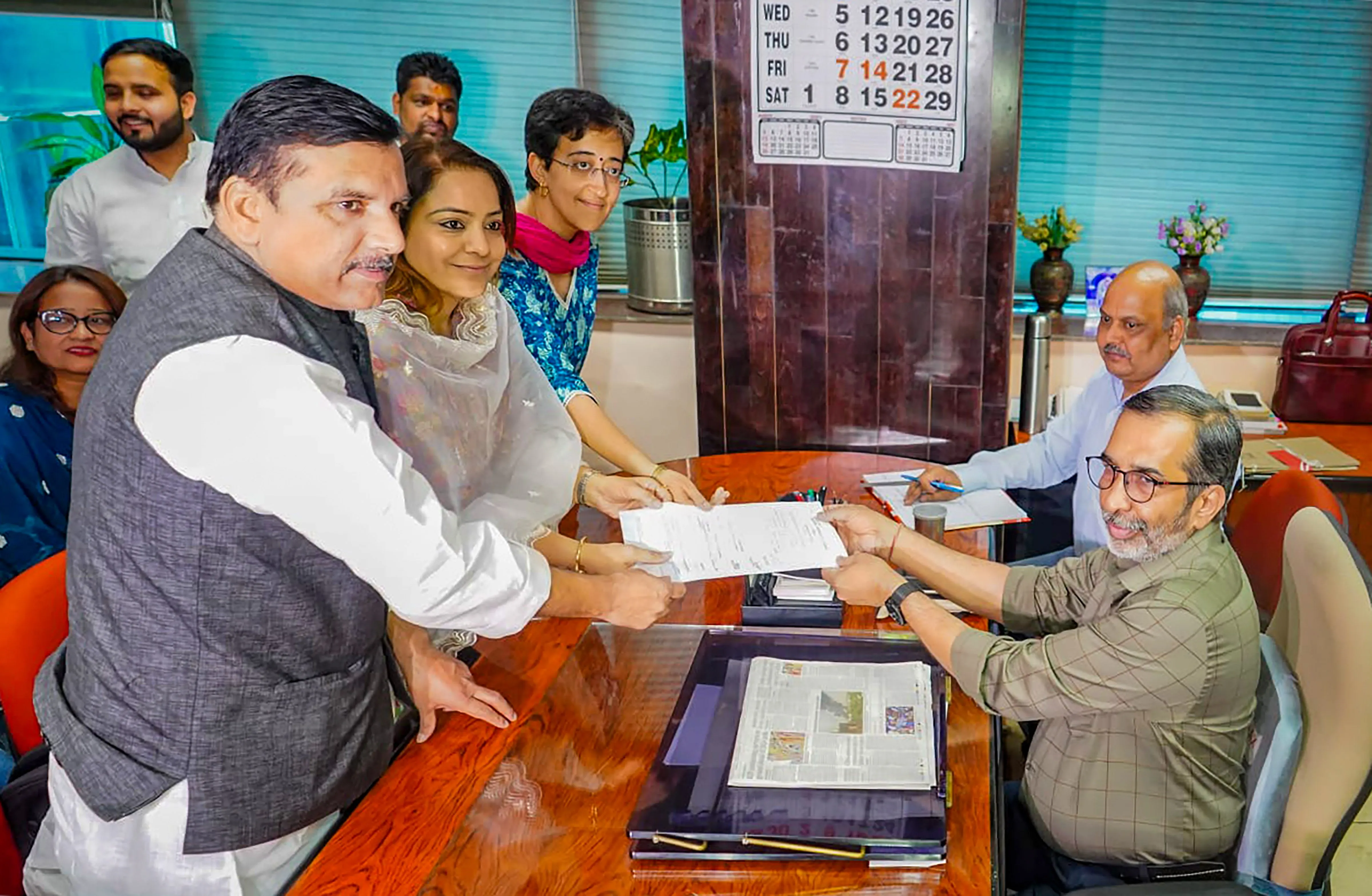 Shelly Oberoi files nomination