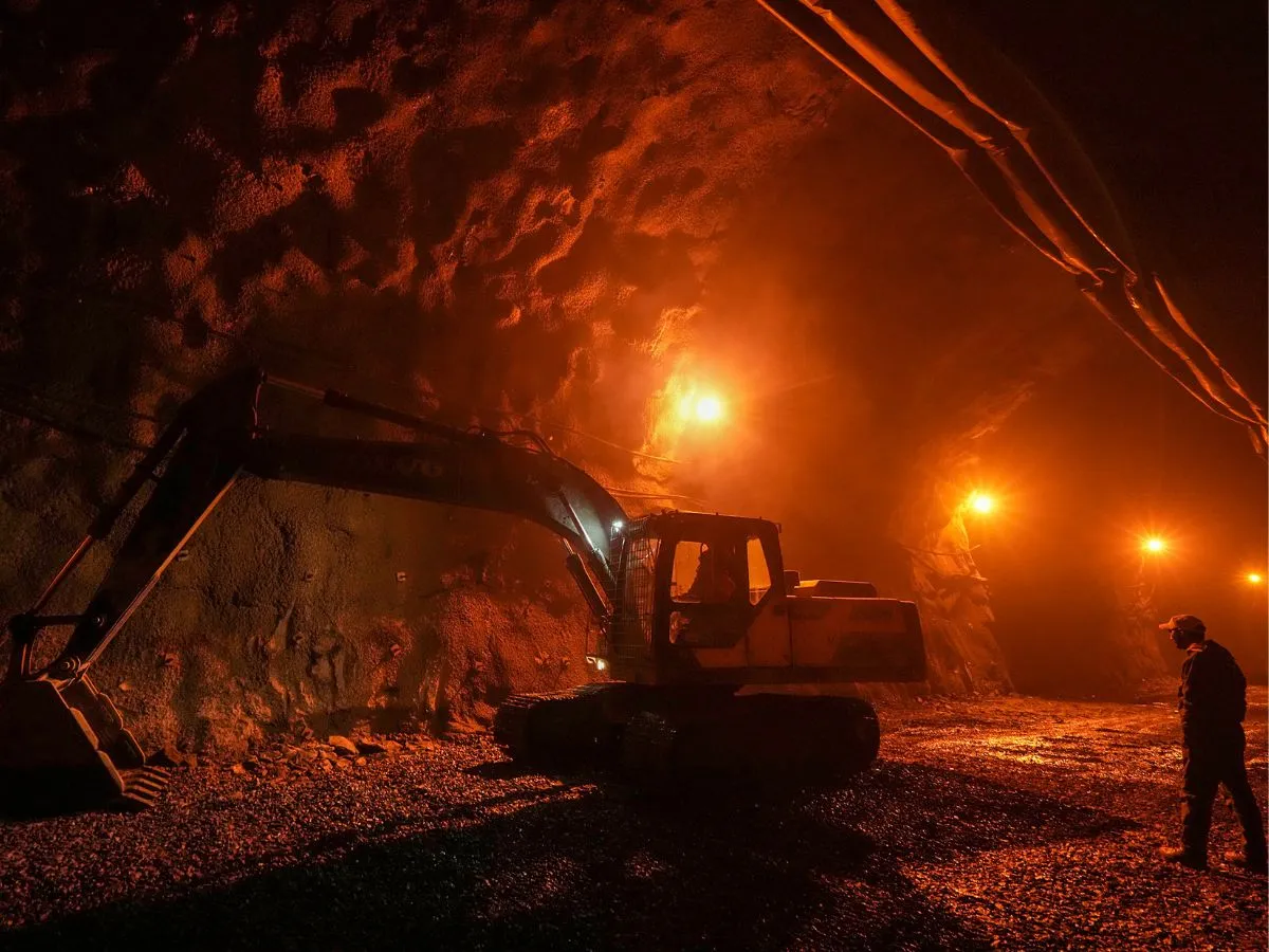 Work on Zojila tunnel in full swing, over 40 pc drilling achieved; project to be complete by Dec 2026