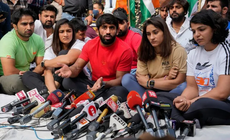 महिला सुरक्षा अधिकारों की पोल खोलता पहलवानों का यौन उत्पीड़न को लेकर विरोध