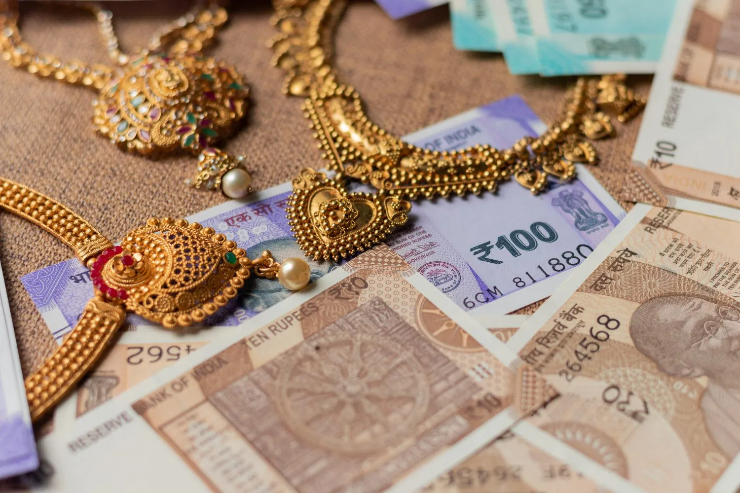 Gold-Silver Price Today, 12 July: महंगा हुआ सोना, भाव 60 हजार के करीब, चांदी 71 हजार के पार gold silver price today