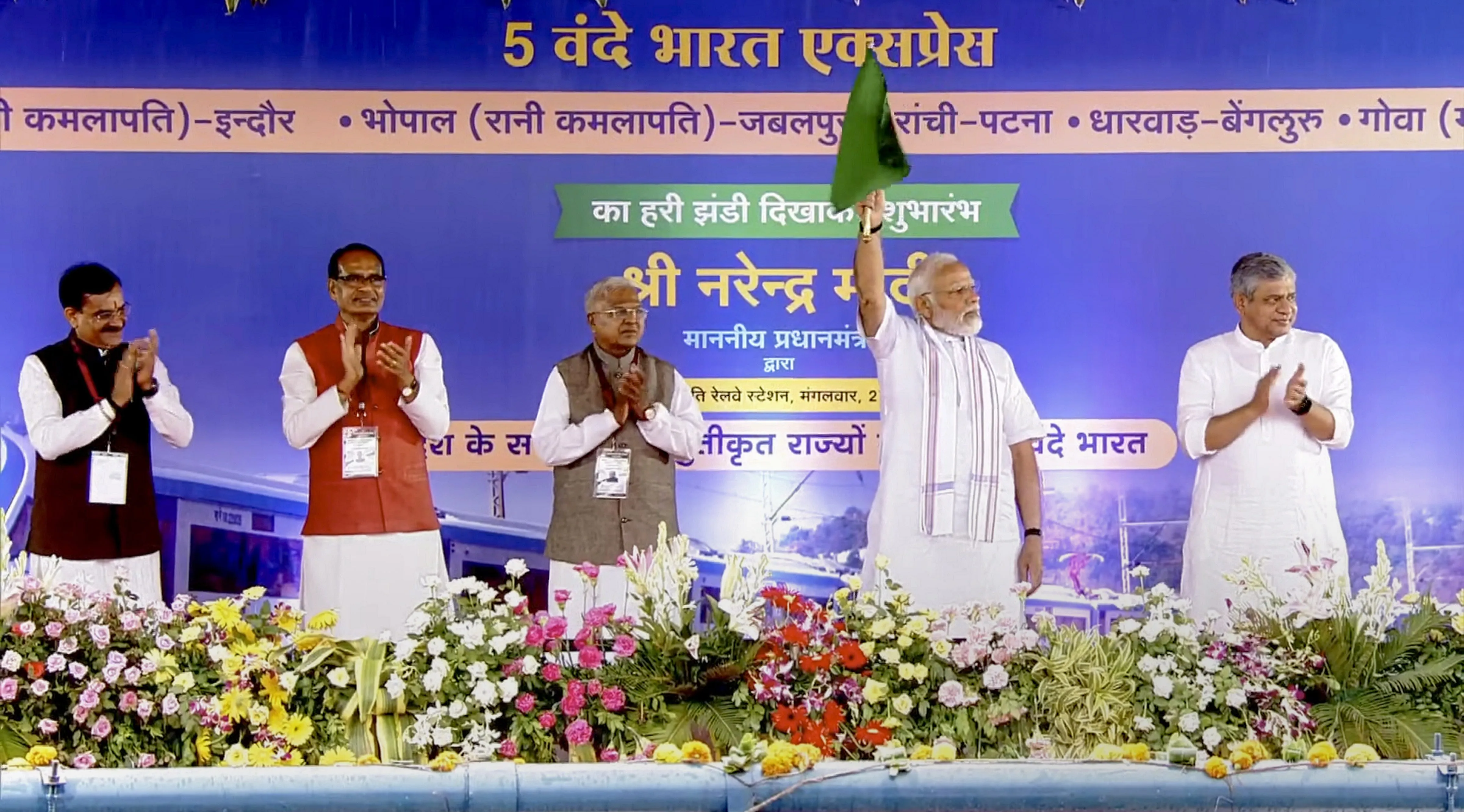 तीन तलाक, समान नागरिक संहिता समेत चुनावी मुद्दों पर जमकर बोले प्रधानमंत्री PM Modi