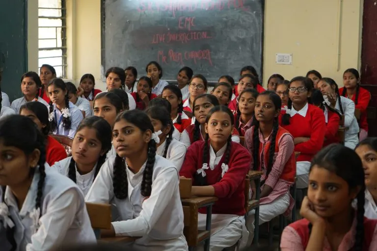 देश में शिक्षकों की संख्या 1 करोड़ पार, कार्यबल में महिलाओं की हिस्सेदारी 54.2 प्रतिशत