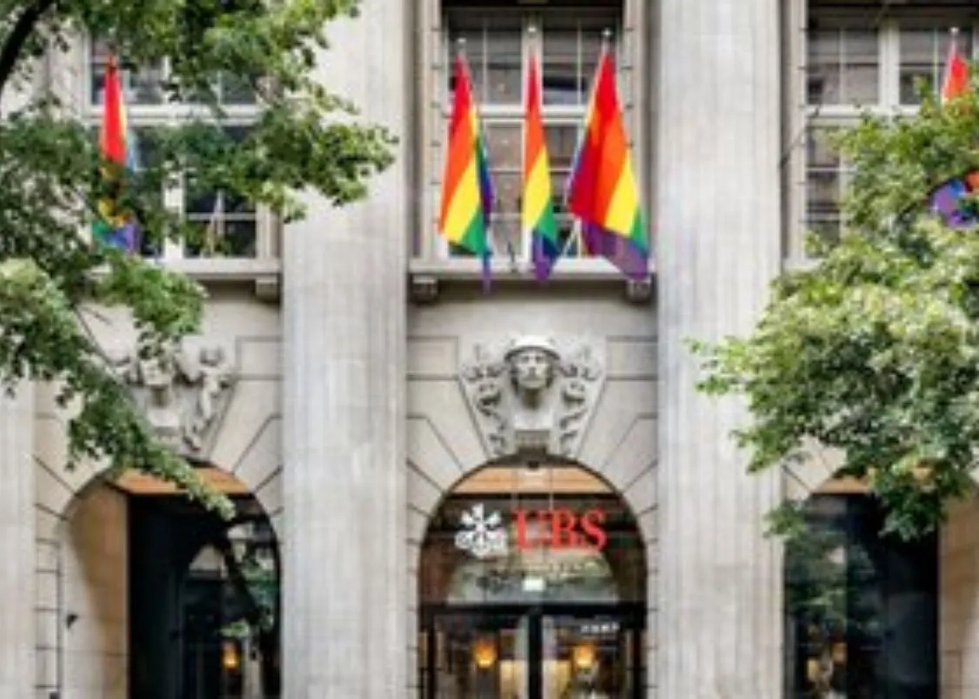 UBS completes acquisition of Credit Suisse