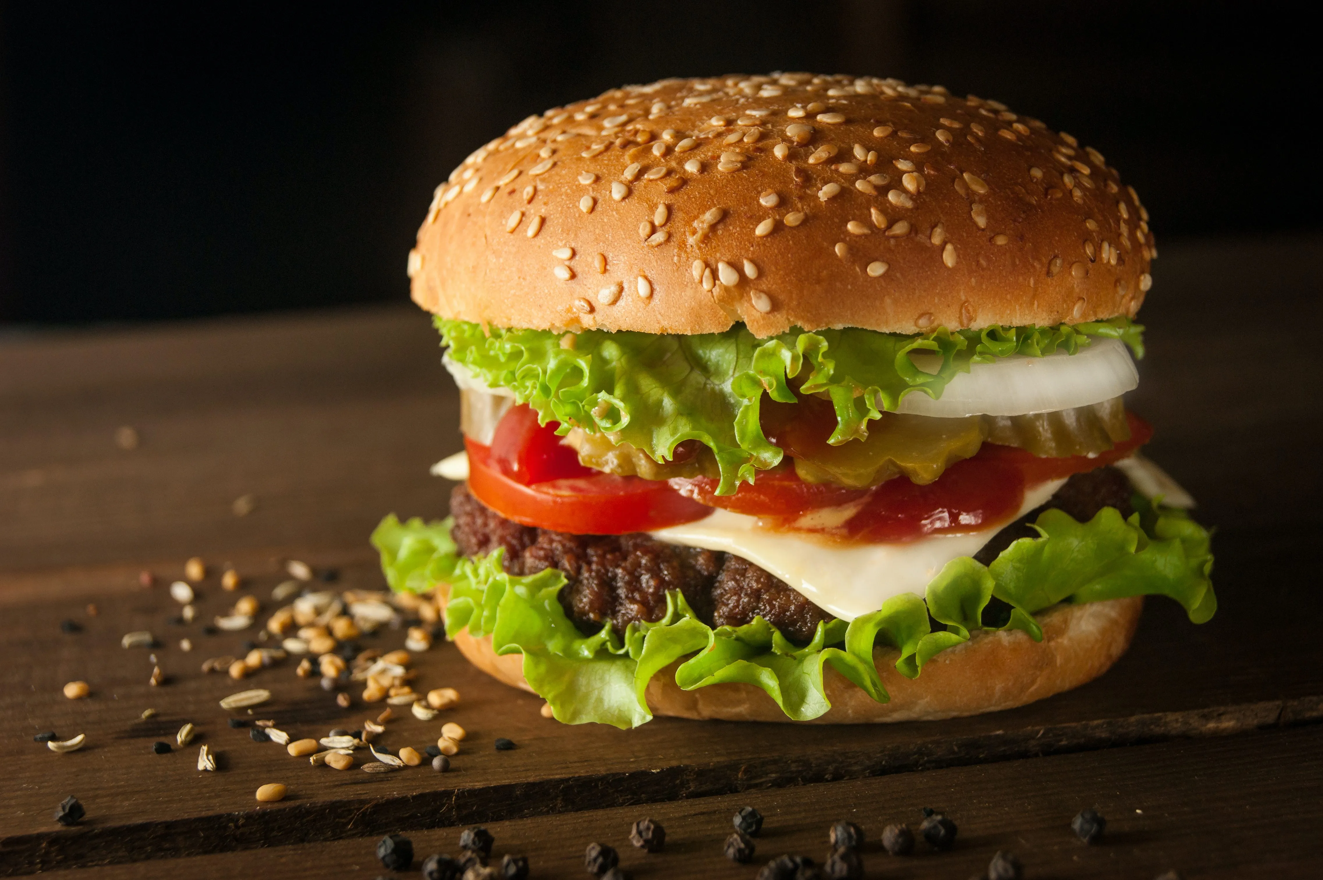 McDonald’s: दिल्ली नहीं, मगर इन राज्यों में मिलेगा बर्गर के साथ टमाटर McDonald's: Tomato with burger will be available in these states, not Delhi