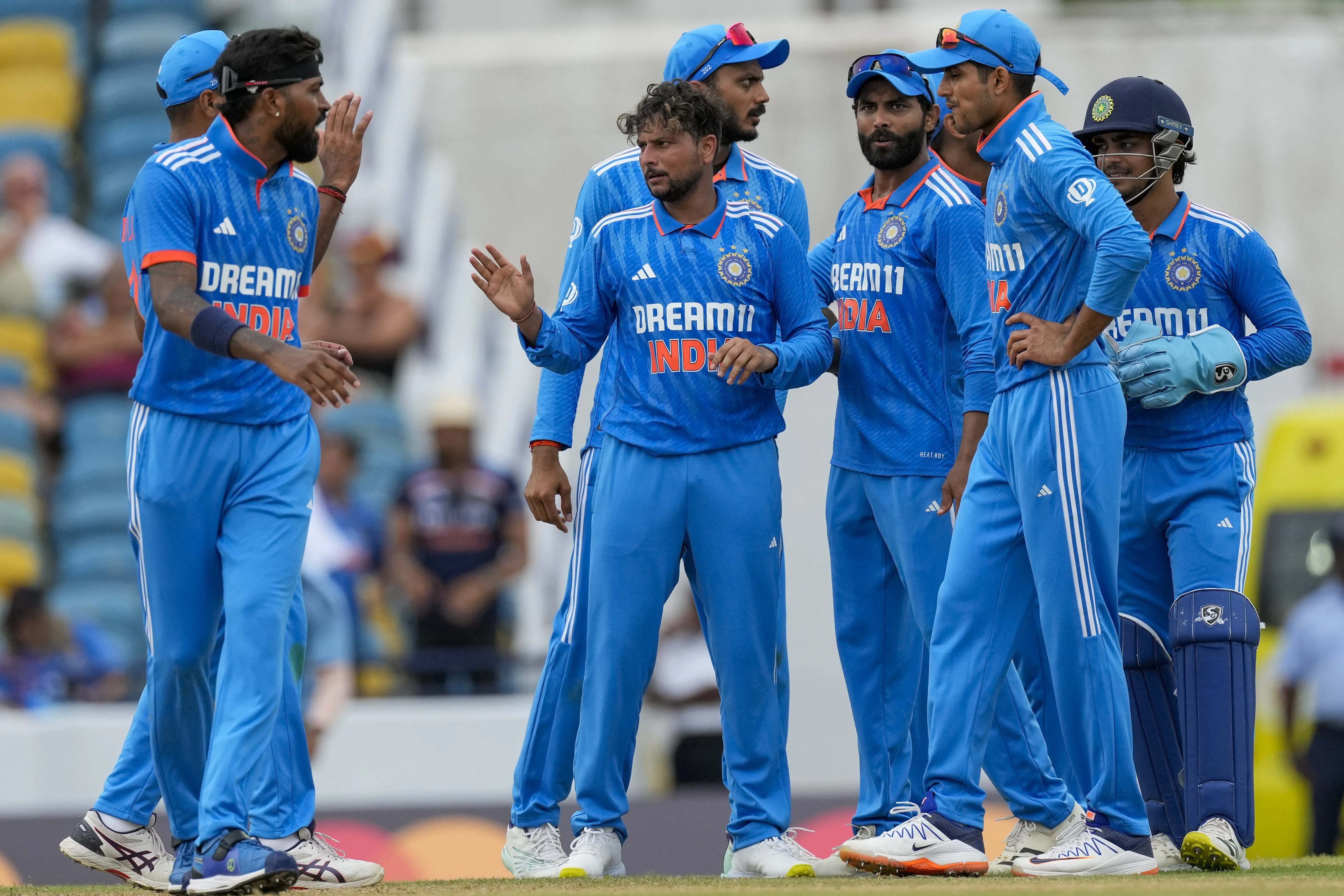 IND vs WI: भारत ने आखिरी वनडे मैच में वेस्टइंडीज को 200 रन से हराया, सीरीज 2-1 से की अपने नाम IND vs WI