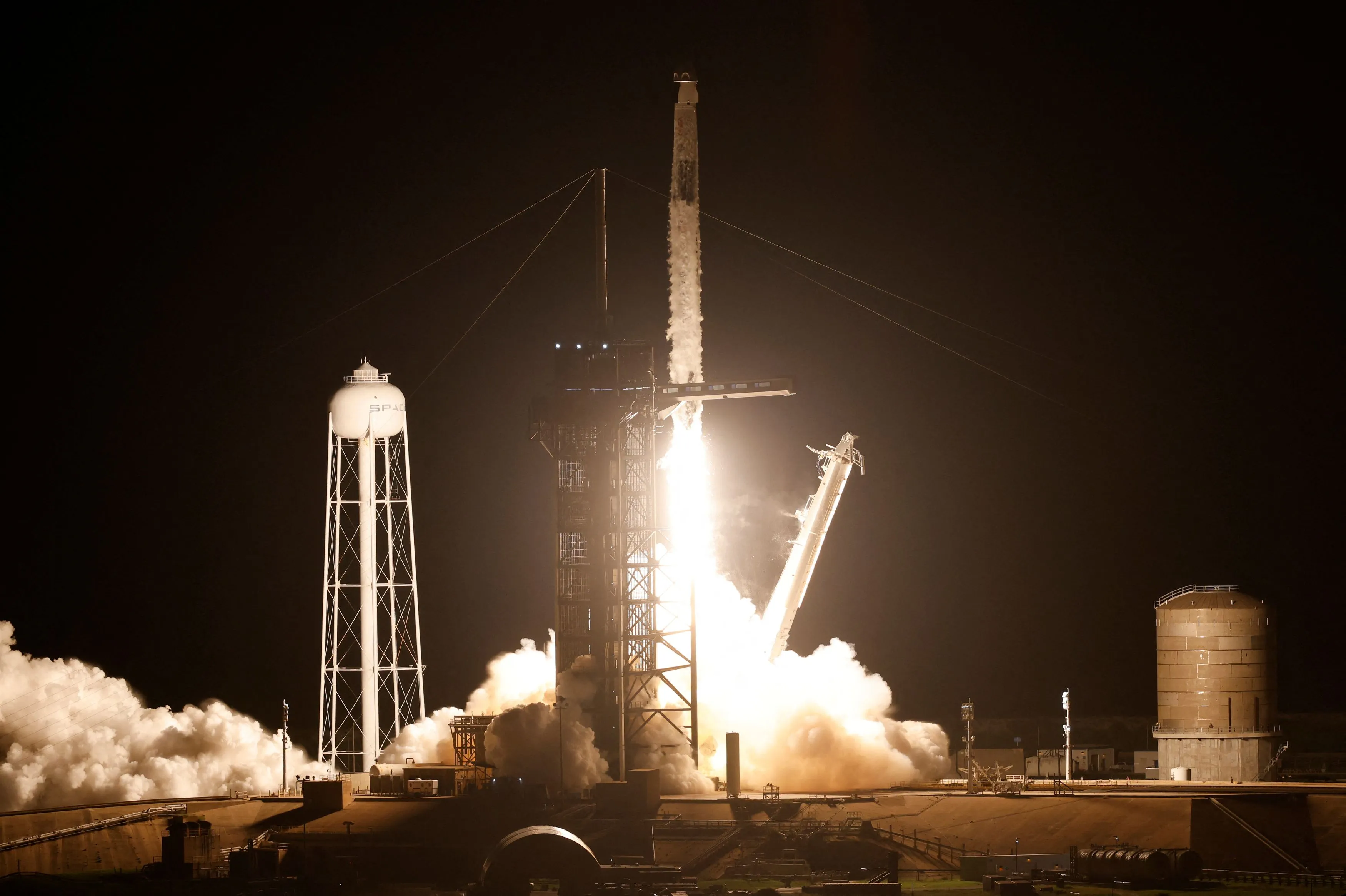 SpaceX के रॉकेट से चार देशों के चार अंतरिक्ष यात्री अंतरराष्ट्रीय अंतरिक्ष स्टेशन रवाना SpaceX mission