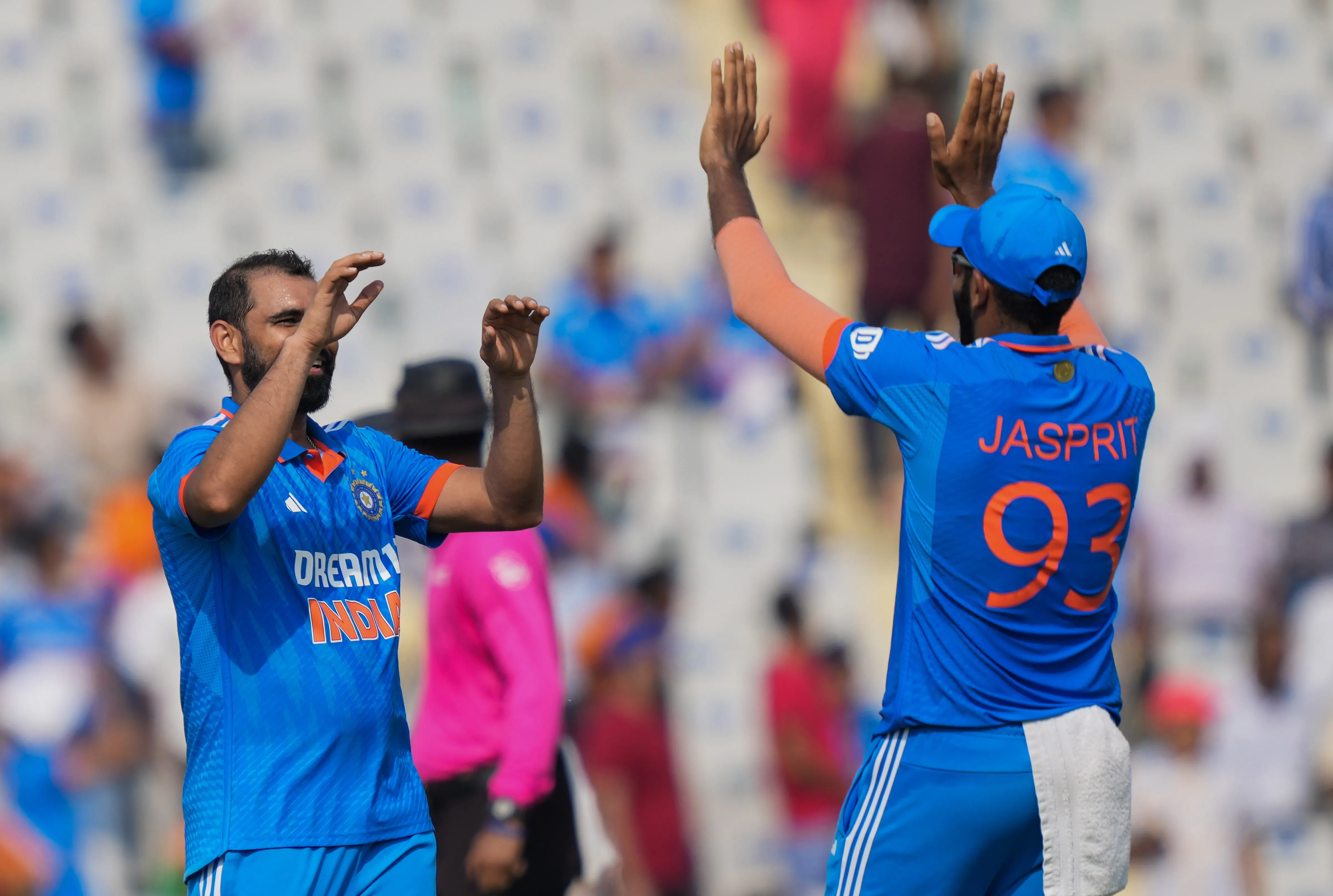 प्लेइंग 11 में जगह न मिलने पर नहीं होना चाहिए हताश, रोटेशन’ बुरी चीज नहीं: शमी IND vs AUS: 1st ODI