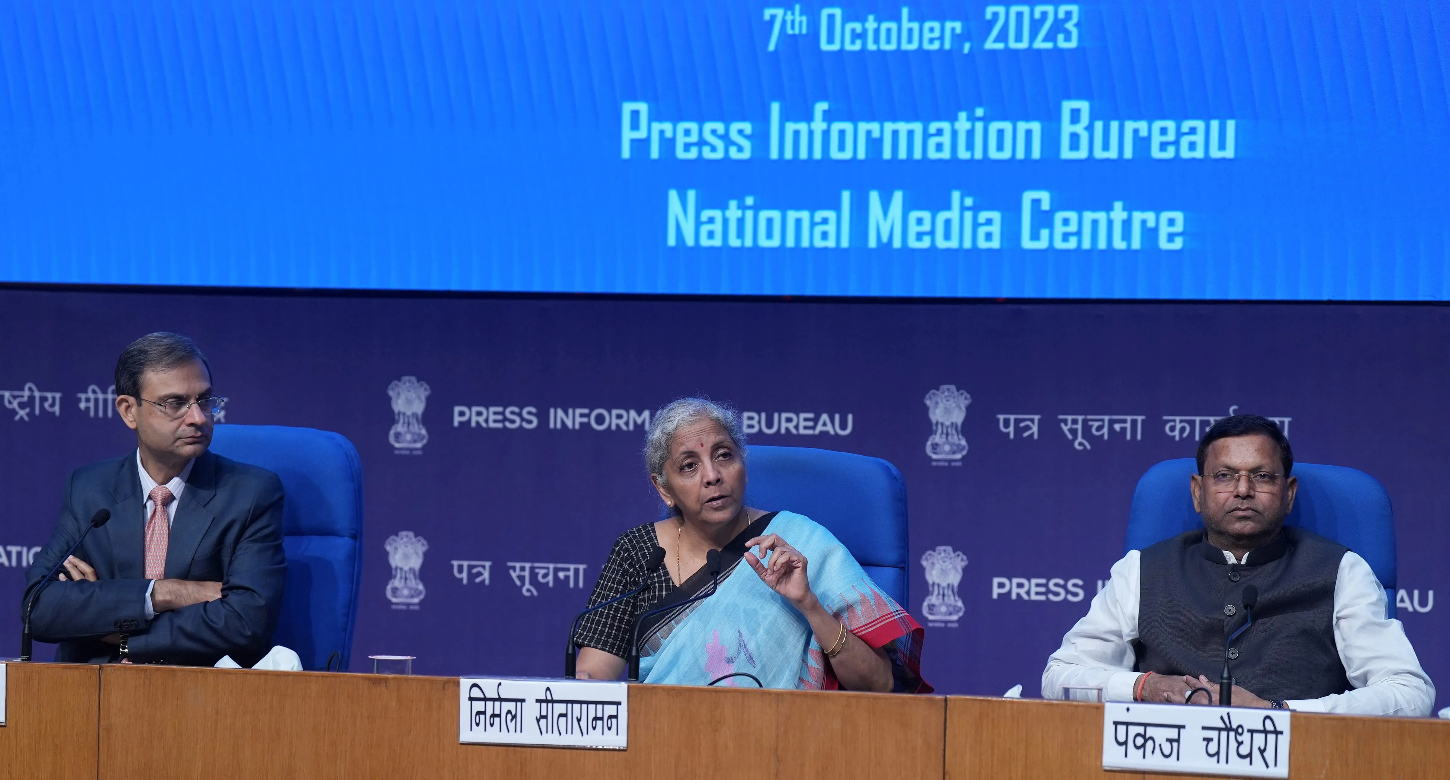 GST काउंसिल ने लेबल वाले मोटे अनाज के आटे पर 5% टैक्स लगाने का फैसला किया: वित्त मंत्री GST Council decides to levy 5 pc tax on millet-based flour, if sold in pre-packaged and labelled form: FM