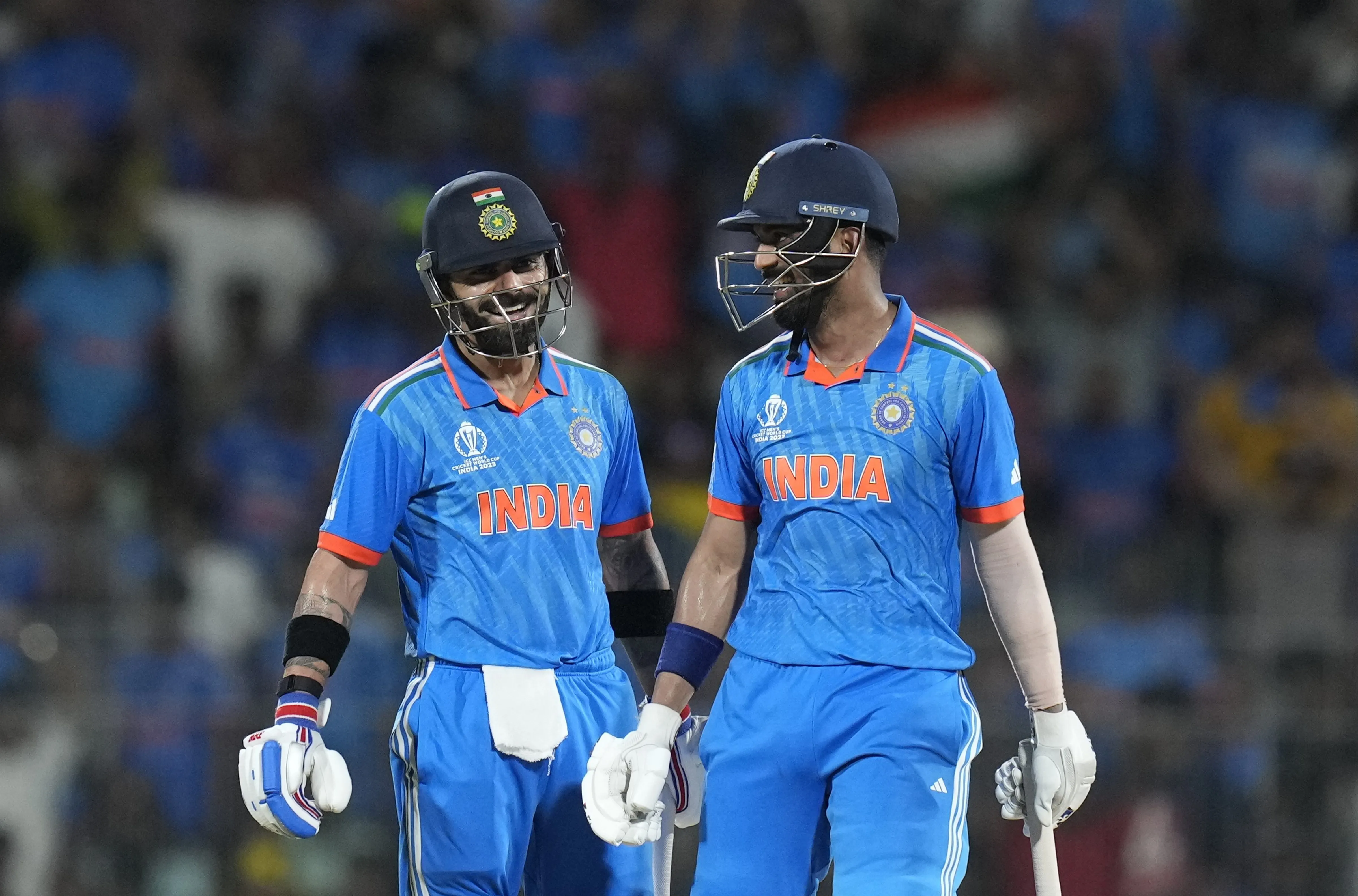 Ind vs Aus World Cup 2023: कोहली और राहुल ने दिलाई भारत को ऑस्ट्रेलिया पर रोमांचक जीत Ind vs Aus World Cup 2023: Kohli and Rahul lead India to a thrilling win over Australia