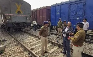 Fire in Vaishali Express: Minor fire broke out in a train compartment in Etawah, 21 passengers admitted to hospital