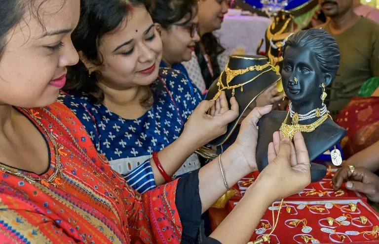 दो दिन में 6 फीसदी चढ़ने के बाद सोना पड़ा सुस्त, ब्याज दरों पर यूएस फेड के फैसले का मार्केट को इंतजार
