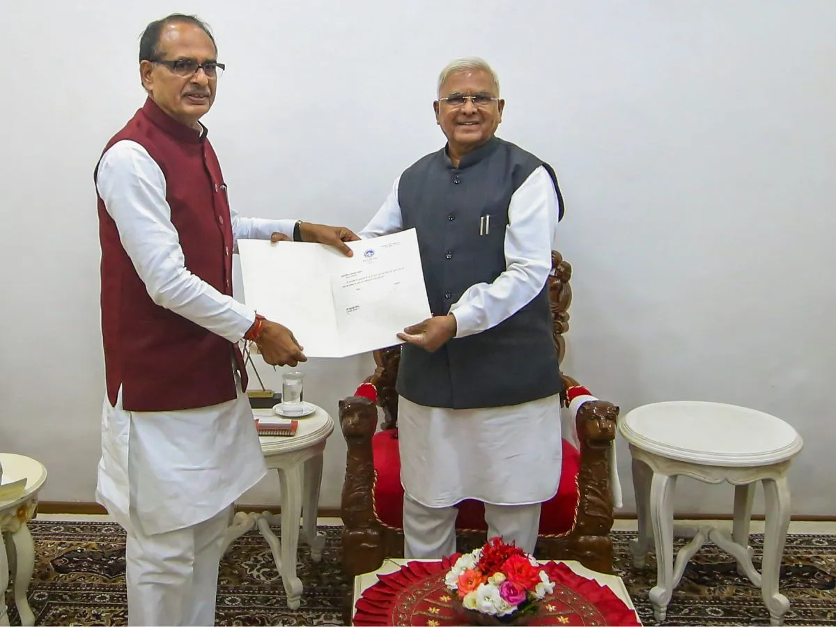 MP new CM: मध्य प्रदेश में नए मुख्यमंत्री के ऐलान के बाद मामा शिवराज ने राज्यपाल को सौंपा इस्तीफा MP new CM: After the announcement of the new Chief Minister in Madhya Pradesh, uncle Shivraj submitted his resignation to the Governor