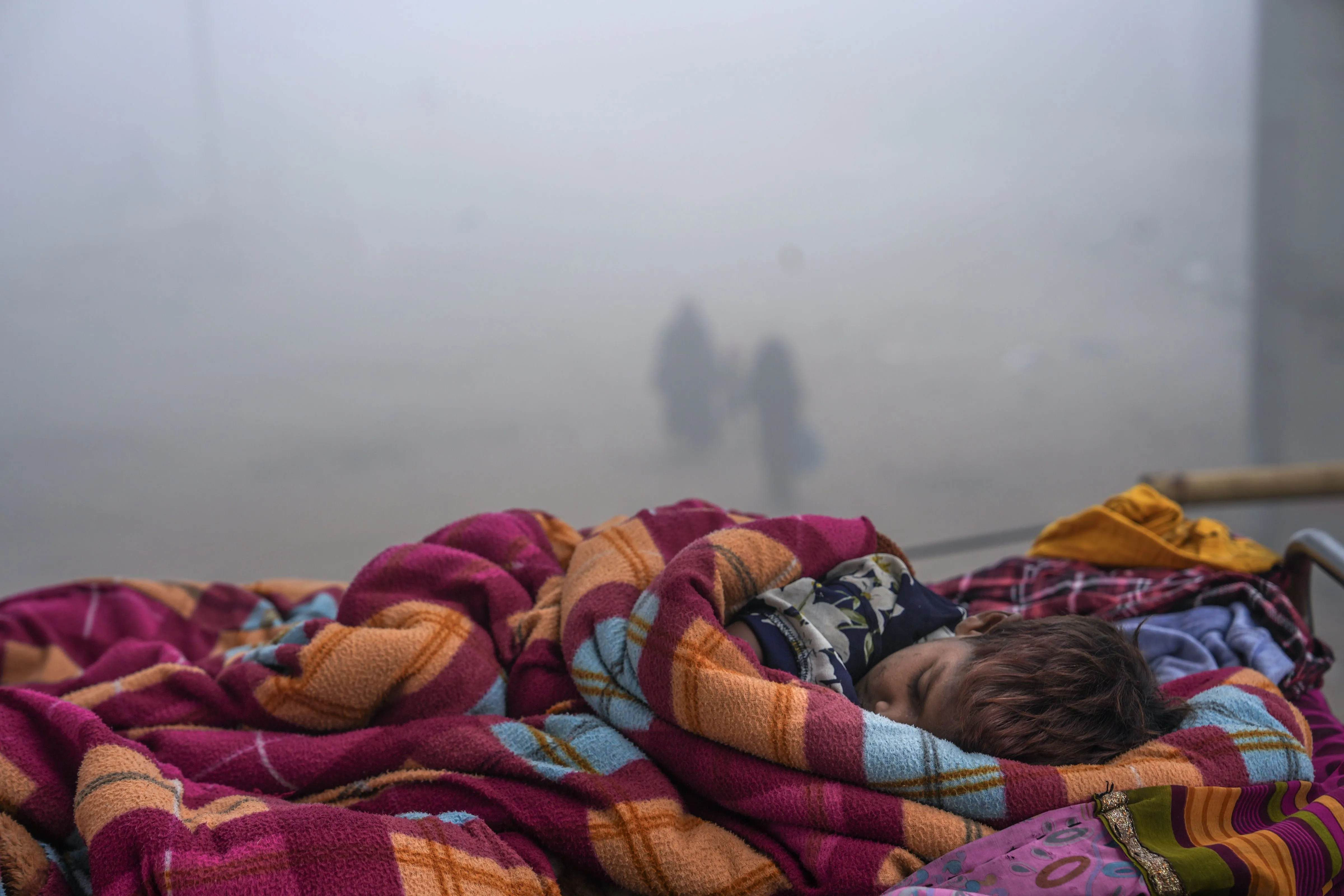 Delhi Weather Today, Heavy fog in Delhi NCR