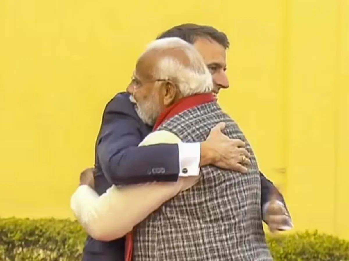 प्रधानमंत्री मोदी ने फ्रांस के राष्ट्रपति मैक्रों के साथ जयपुर में रोड शो किया , Prime Minister Modi did a road show in Jaipur with French President Macron