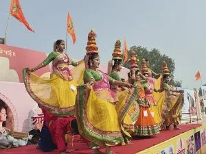 During consecration 2500 folk artists from country to present prog. on 100 platforms in Ayodhya Ram Mandir: प्राण-प्रतिष्ठा के दौरान देशभर के 2,500 लोक कलाकार प्रस्तुत करेंगे कार्यक्रम, अयोध्या में 100 मंचों पर होगा आयोजन