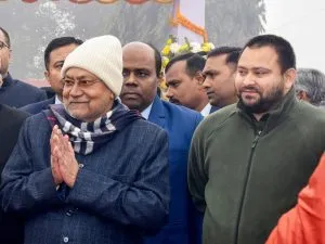 CM Nitish Kumar attended refreshments at Raj Bhavan, gave statement on absence of RJD leader Tejashwi Yadav राजभवन में जलपान में शामिल हुए CM नीतीश कुमार, राजद नेता तेजस्वी यादव की अनुपस्थिति पर दिया बयान