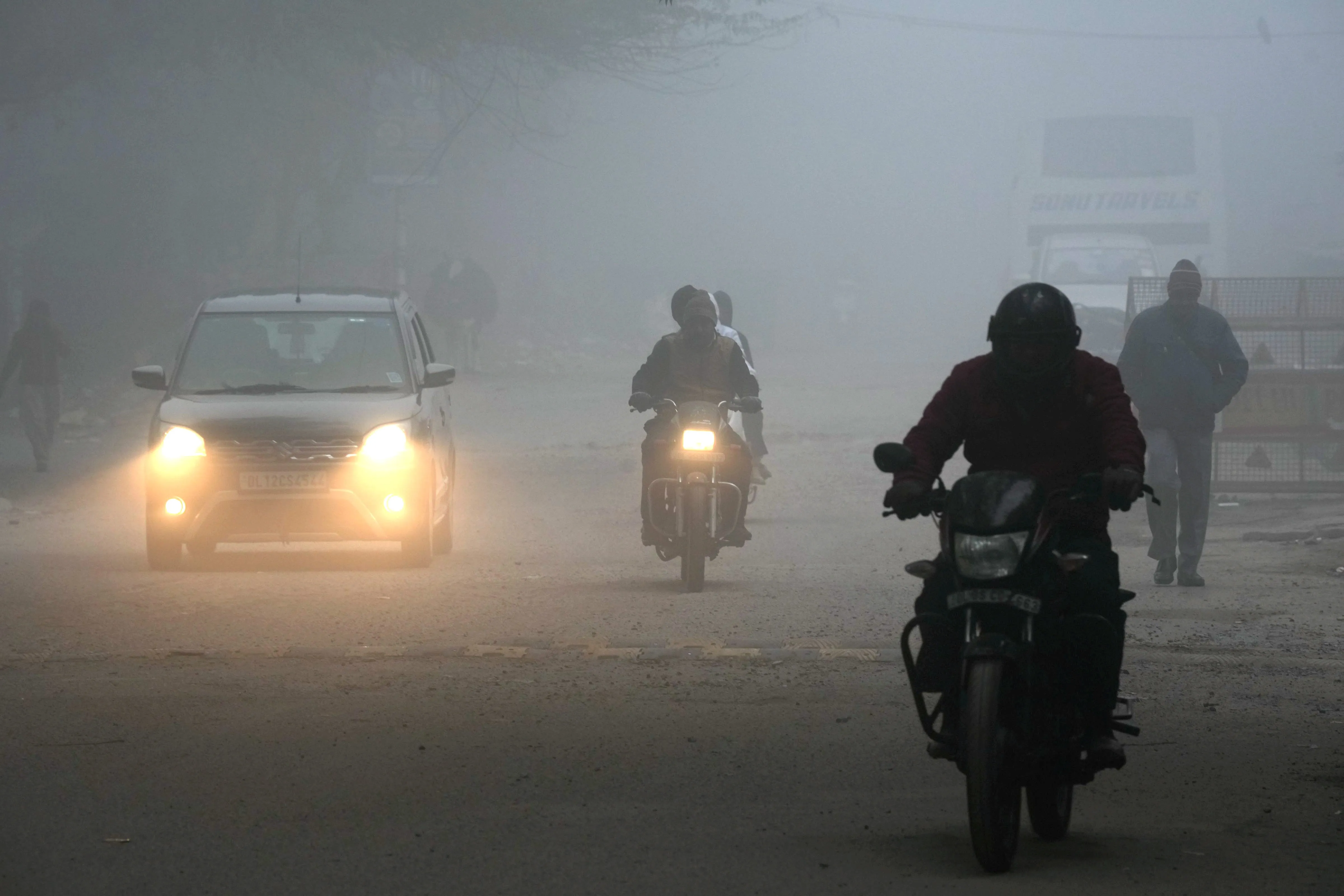 Weather: Fog in Delhi