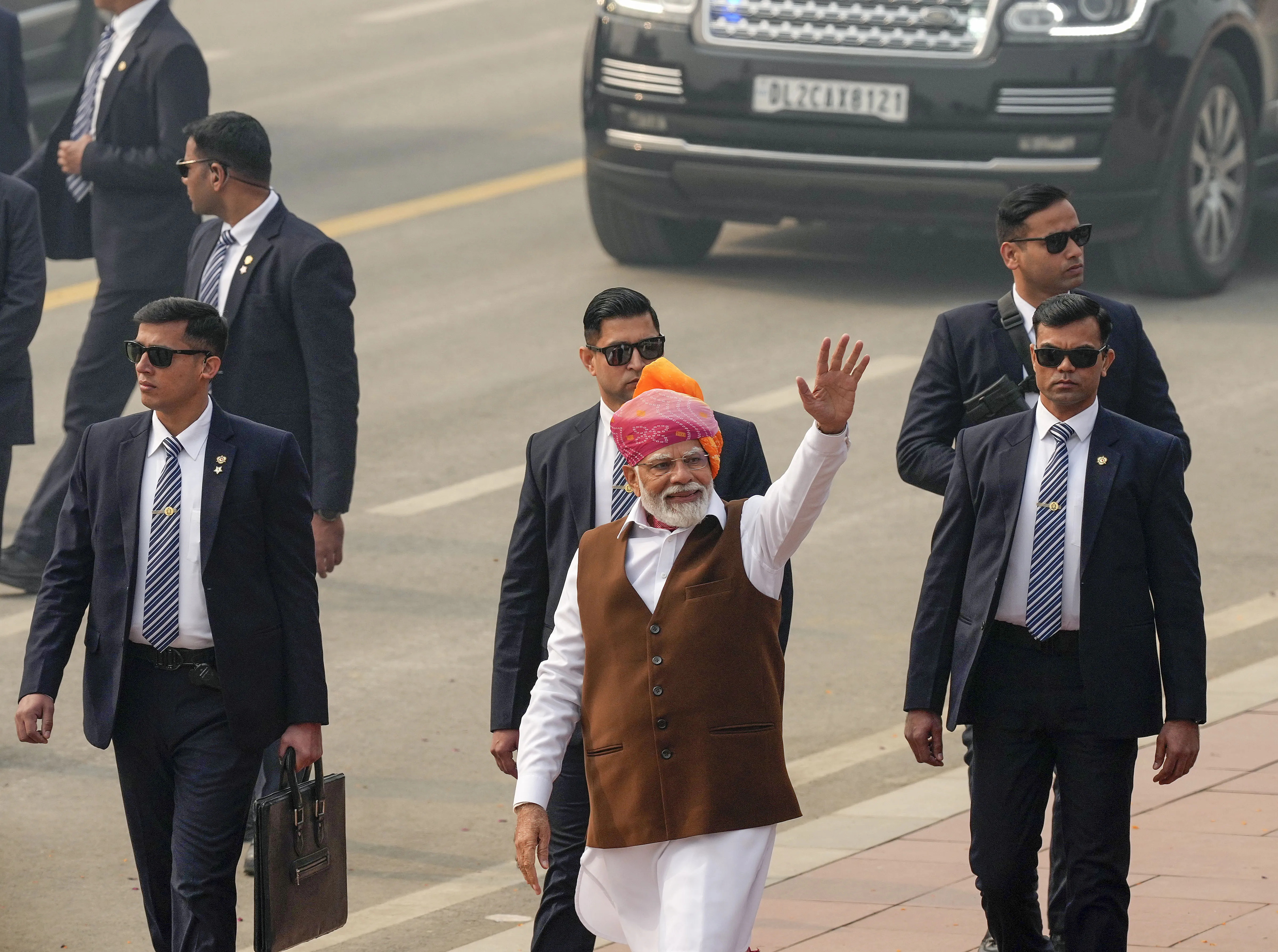 Republic Day 2024: 75वें गणतंत्र दिवस पर प्रधानमंत्री मोदी ने पहना रंग-बिरंगा बांधनी साफा