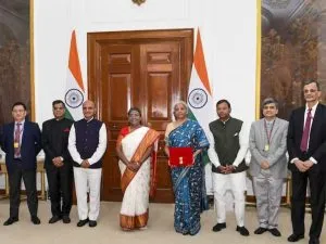 वित्त मंत्री निर्मला सीतारमण ने खर्च के साथ खजाने का रखा पूरा ध्यान, Budget 2024: Finance Minister Nirmala Sitharaman took full care of the treasury along with the expenditure