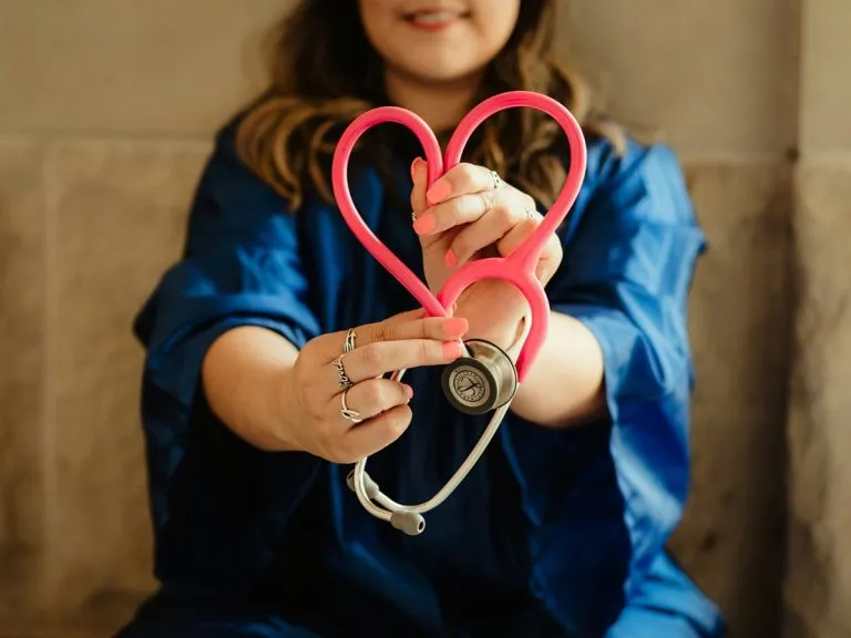 अब 65 साल की उम्र से अधिक के लोग भी ले सकेंगे नई Health Insurance पॉलिसी
