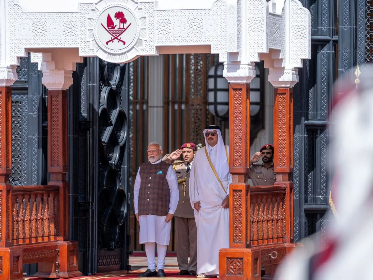 PM Modi met Emir of Qatar Sheikh Tamim bin Hamad Al-Thani, said- relations with India are strengthening PM मोदी ने की कतर के अमीर शेख तमीम बिन हमद अल-थानी से मुलाकात, कहा- भारत के साथ मजबूत हो रहे संबंध