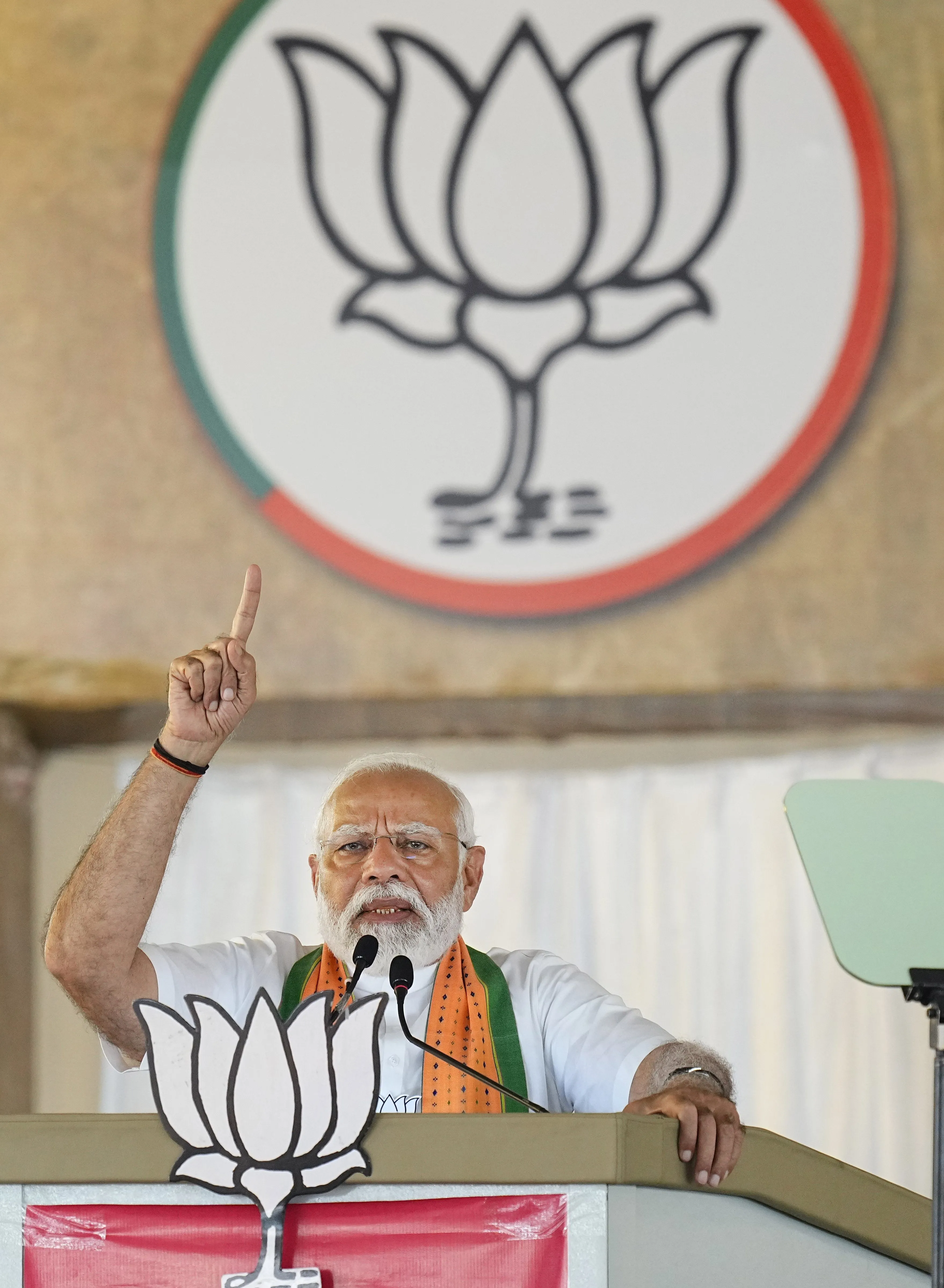 केरल में गरजे PM मोदी, कांग्रेस और वामपंथी दलों को बताया ‘ठग’ PM Modi