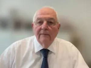 कमजोर जीवन स्तर से लोकतंत्र को चुनौती- मार्टिन वुल्फ , Poor standard of living makes democracy difficult to maintain: Martin Wolf