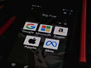 बड़ी टेक कंपनियों की परीक्षा, Big Tech test
