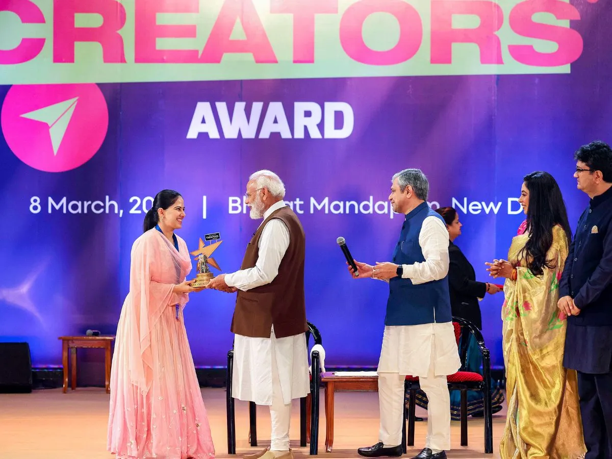 National Creators Award: PM Modi gave award to content creators, said- tell the world about India National Creators Award: PM मोदी ने कंटेंट क्रिएटर्स को दिया पुरस्कार, कहा-भारत के बारे में दुनिया को बताएं