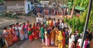 पश्चिम बंगाल की तीन लोकसभा सीट पर मतदान जारी Lok Sabha Election 2024 Phase 2: Voting continues on three Lok Sabha seats of West Bengal