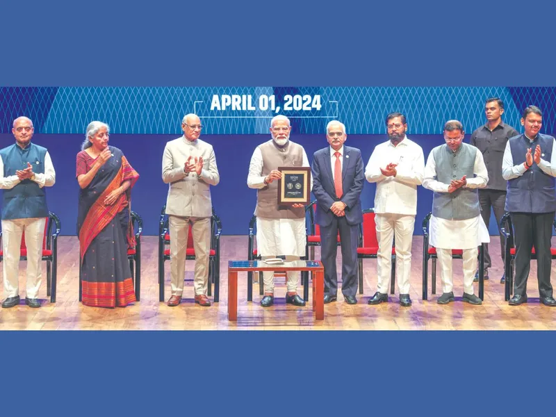 युवाओं को ऋण देने के लिए अनूठी नीति बनाए RBI: मोदी