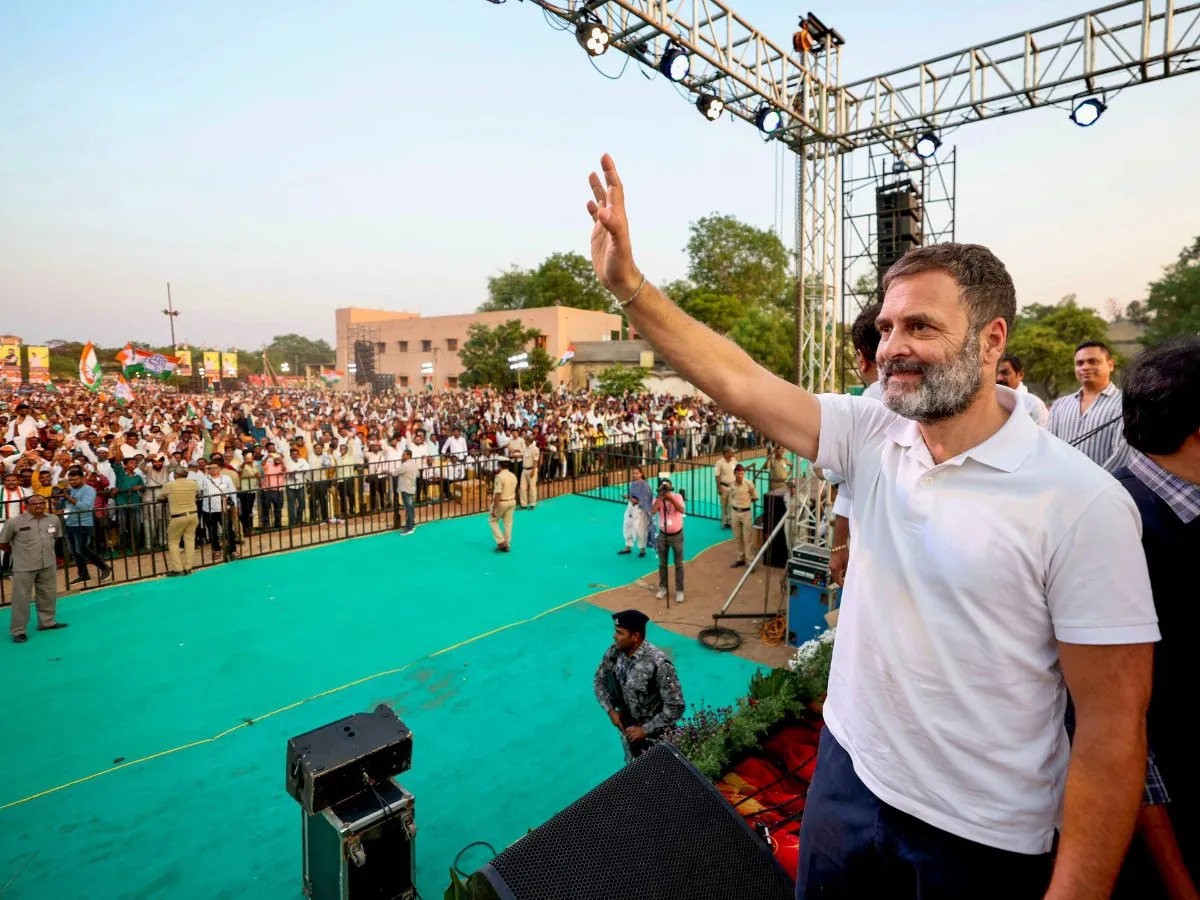 Accusing PM Modi of diverting attention, Rahul Gandhi said- Prime Minister is scared, he can even shed tears on the stage PM मोदी पर ध्यान भटकाने का लगाया आरोप, राहुल गांधी ने कहा- प्रधानमंत्री डरे हुए हैं, मंच पर आंसू भी बहा सकते हैं