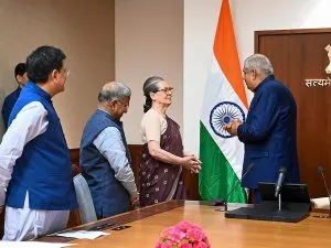 Sonia Gandhi, Railway Minister Ashwini Vaishnav took oath as Rajya Sabha member सोनिया गांधी, रेल मंत्री अश्विनी वैष्णव ने ली राज्य सभा सदस्य की शपथ