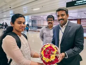 Indian female cadets returned from Iran, Foreign Ministry gave statement on remaining 16 people taken hostage ईरान से वापस आईं भारतीय महिला कैडेट, बंधक बनाए गए बाकी 16 लोगों पर विदेश मंत्रालय ने दिया बयान