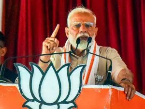 Prime Minister Narendra Modi made serious allegations against Congress in the election meeting in Aligarh, Congress approached the Commission प्रधानमंत्री नरेंद्र मोदी ने अलीगढ़ में चुनावी सभा में कांग्रेस पर लगाए गंभीर आरोप, कांग्रेस ने किया आयोग का रुख