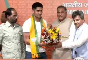 Boxer Vijender Singh joins BJP