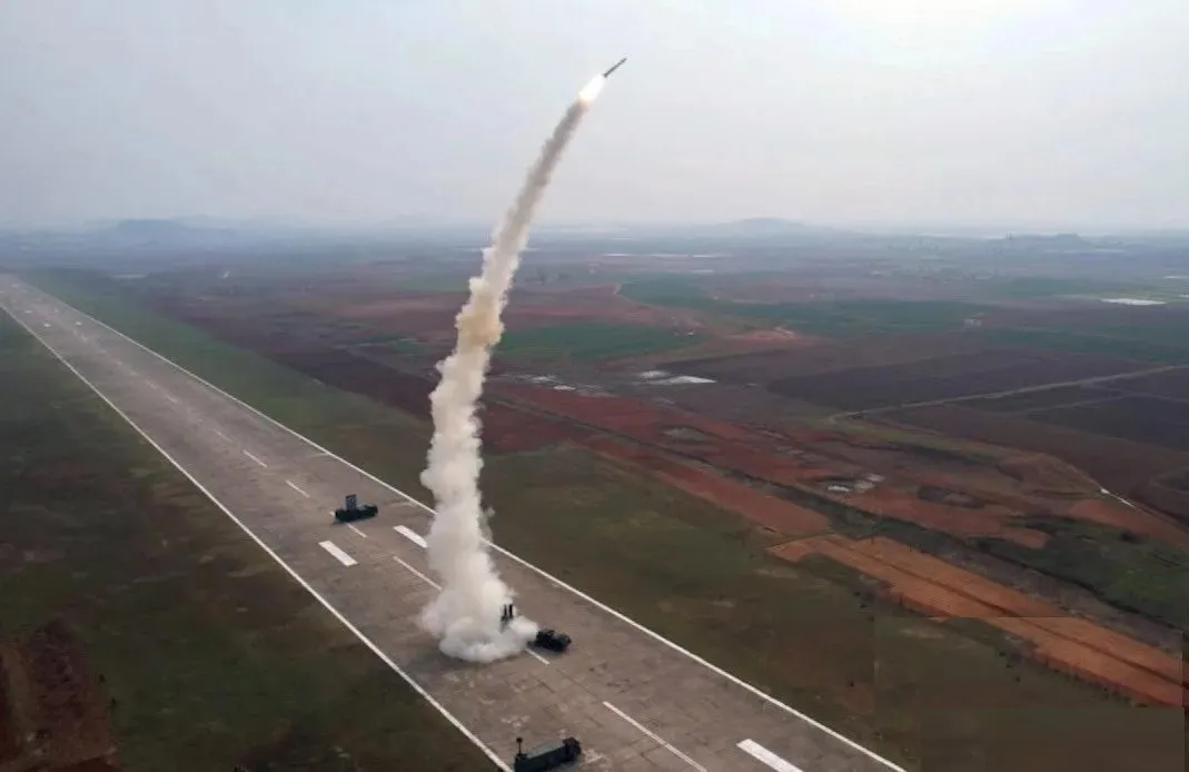 उत्तर कोरिया ने किया अपने विशाल क्रूज मिसाइल का परीक्षण North Korea tests cruise missile with ‘super-large warhead’