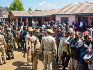 5th Phase Lok Sabha Elections: 47.53 percent votes were cast on 49 seats till 3 pm, Maharashtra continues to lag behind 5th Phase Lok Sabha Elections: 49 सीट पर तीन बजे तक पड़े 47.53 प्रतिशत वोट, महाराष्ट्र लगातार पीछे
