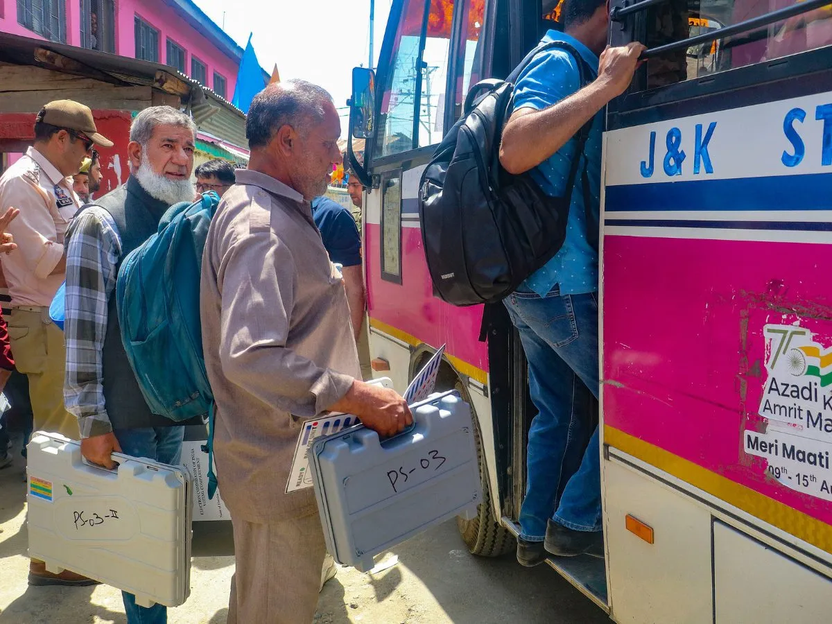 Lok Sabha elections: 21.30 percent voting in first 4 hours in Baramulla seat, former CM Omar Abdullah also in the fray लोकसभा चुनाव: बारामूला सीट पर शुरुआती 4 घंटे में 21.30 प्रतिशत मतदान, पूर्व CM उमर अब्दुल्ला भी मैदान में