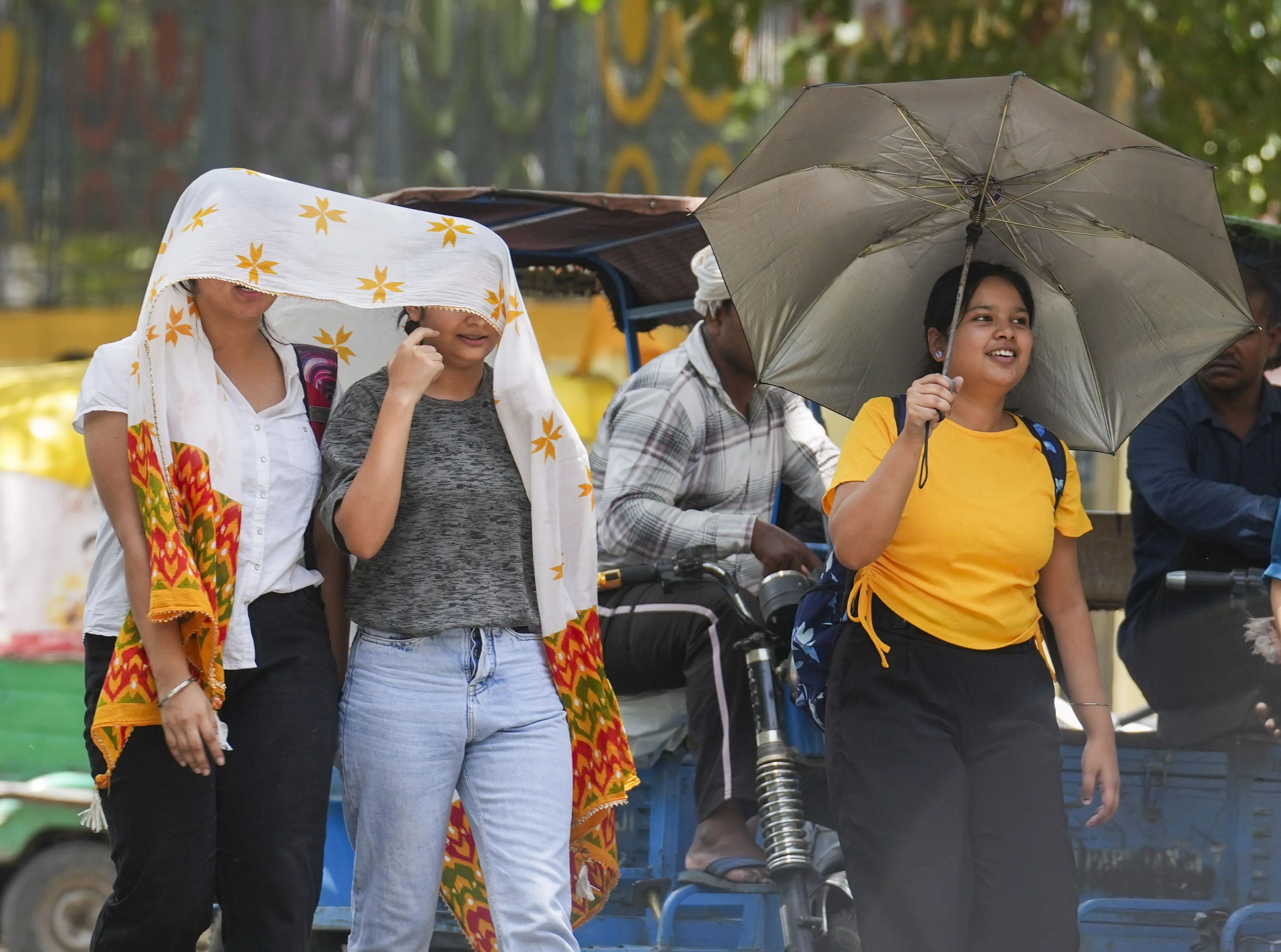 Weather: Heatwave in Delhi