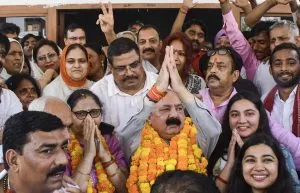 Kishori Lal Sharma won from Amethi Lok Sabha seat, Union Minister Smriti Irani accepted defeat अमेठी की लोकसभा सीट से जीते किशोरी लाल शर्मा, केन्द्रीय मंत्री स्मृति ईरानी ने स्वीकारी हार